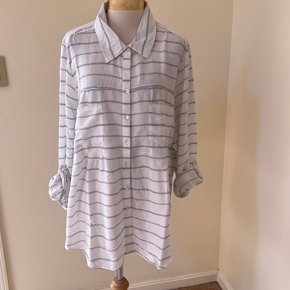Style & Co. Tops - STYLE & CO Woman Size 2X white with green combo back printed front button top